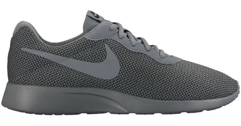 Nike Tanjun Men's Shoes. Nike SE